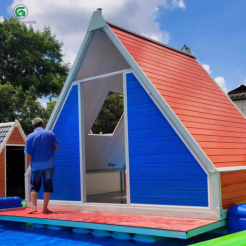 Rumah Kontainer Lipat Segitiga Baja Galvanis Untuk Panel Sandwich Portabilitas Berkemah Di Luar Ruangan